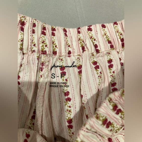 NEW Out From Under Roses Ruffle Shorts S - Picture 3 of 5
